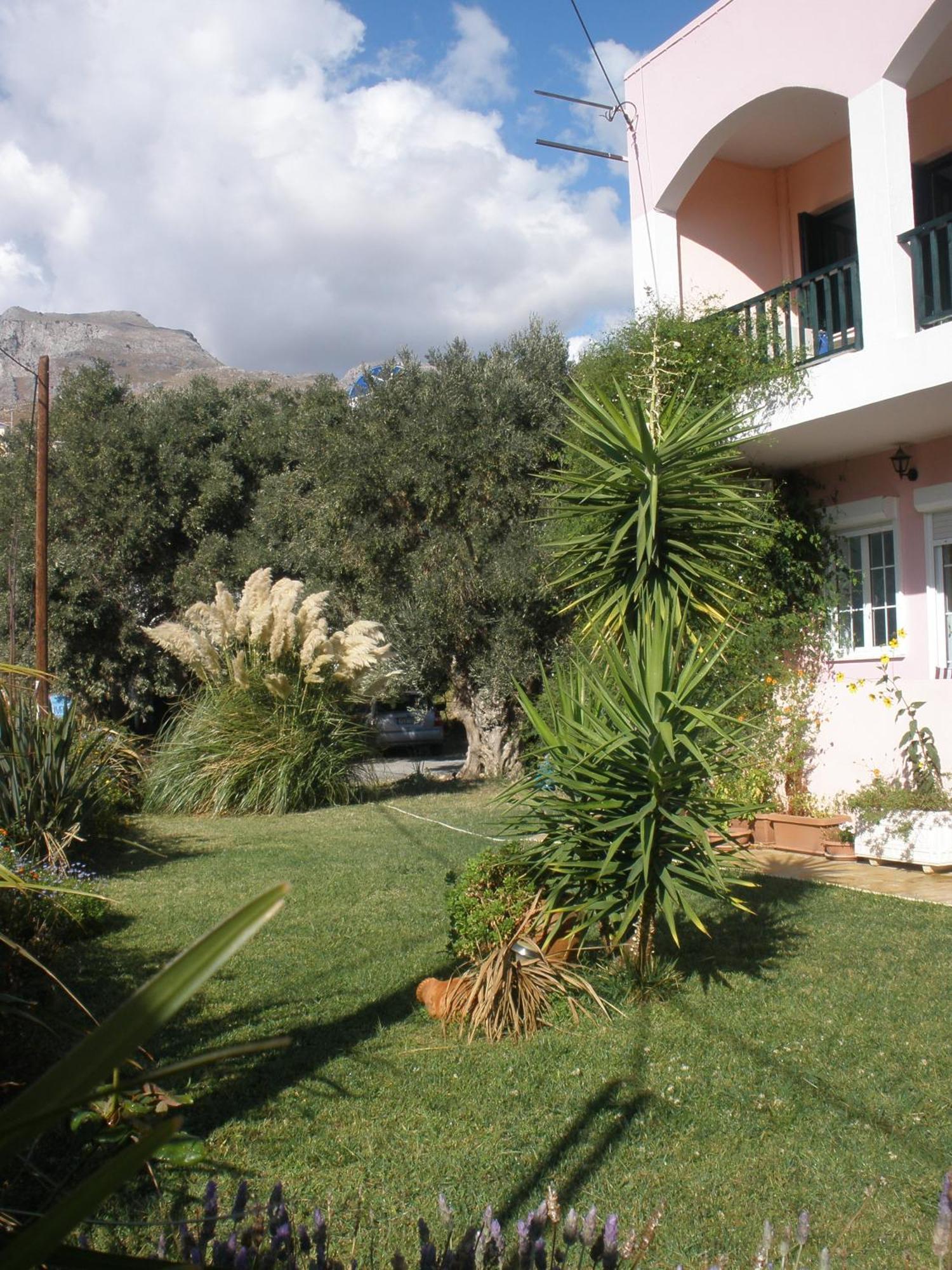 Livadi Apartments Plakiás Exterior foto